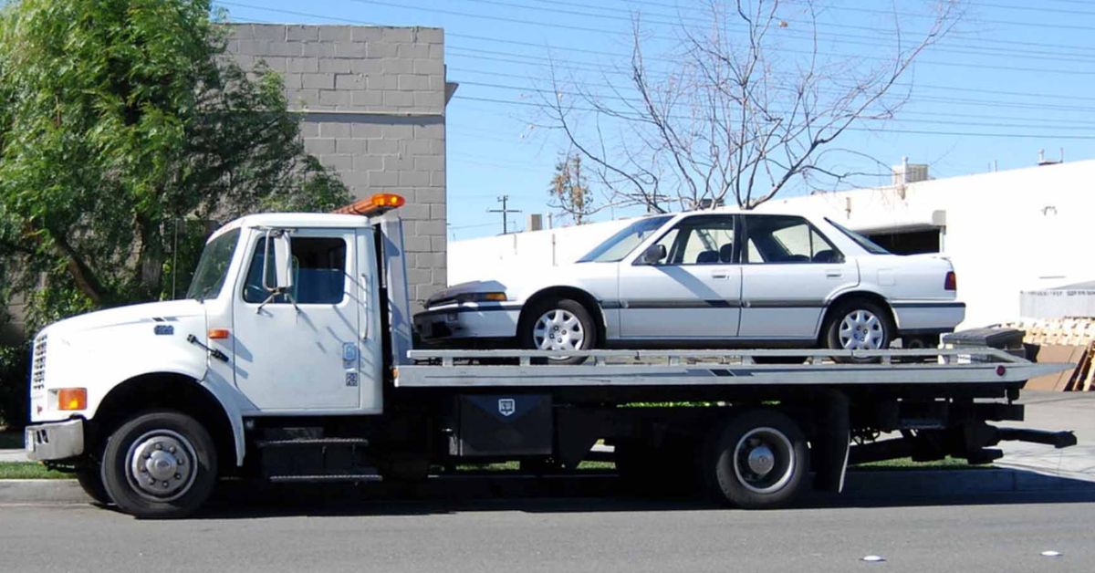 Tow service serving Englewood, Colorado